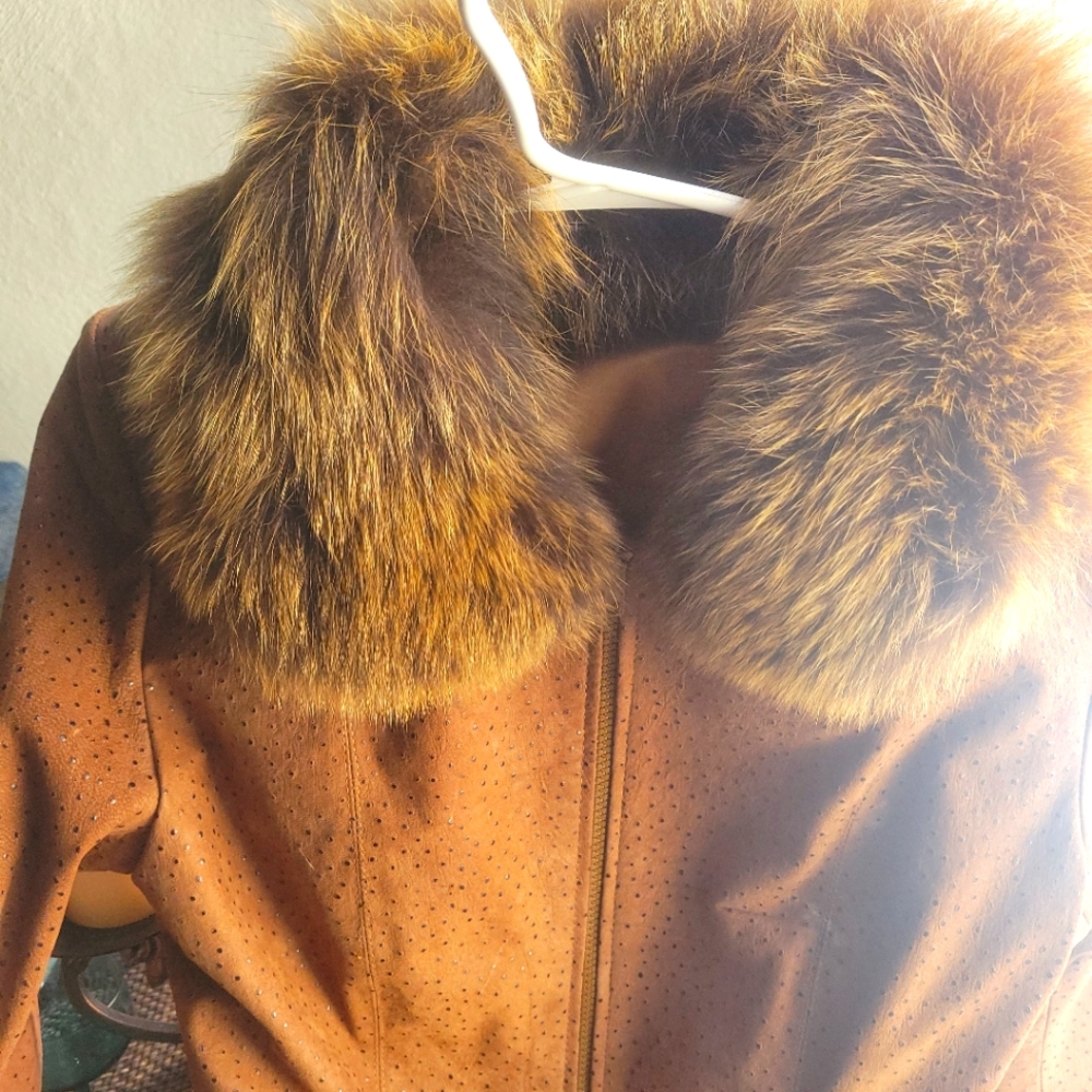 SPOTTED LAMB JACKET WITH REMOVABLE DYED FOX COLLAR